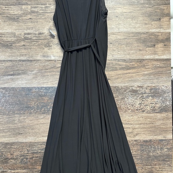 dressbarn Black Maxi Sheath Dress with Scoop Neck and Sleeveless Design - Picture 5 of 6